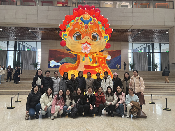 感悟工匠精神，綻放巾幗芳華——農(nóng)墾中心開展慶“三八”主題活動(dòng)